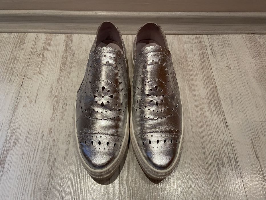 Сребърни обувки от естествена кожа 40 номер