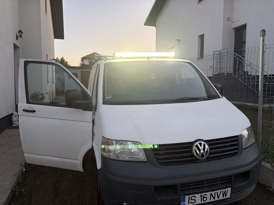 Volkswagen Transporter T5 varianta lunga