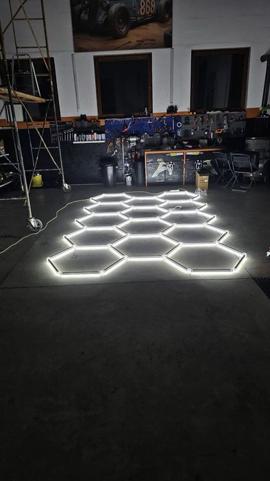 Lumini led  hexagonale pentru garaje ,magazine ,etc..