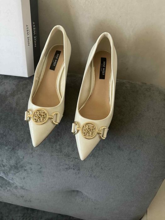 Дамски обувки цвят Шампанско