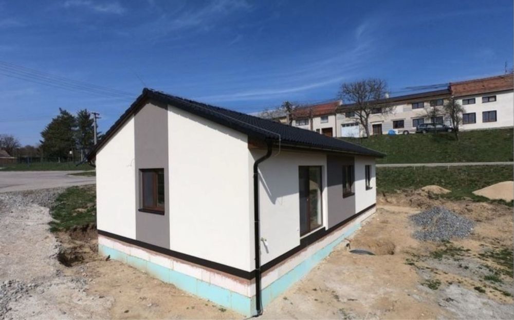 Vand casa pe structura metalica la cheie