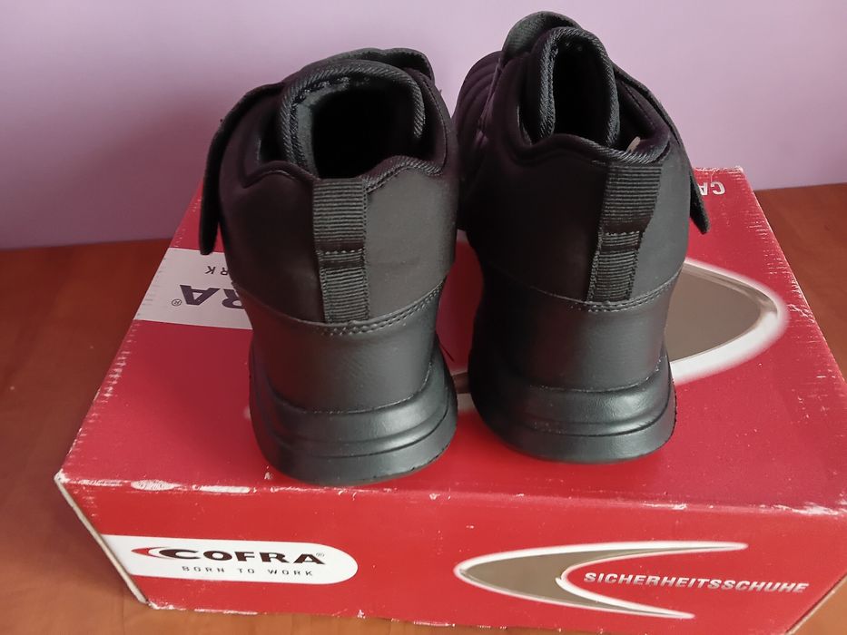 Vând Ghete de Iarnă Impermeabile Marimea  41  Unisex Noi
