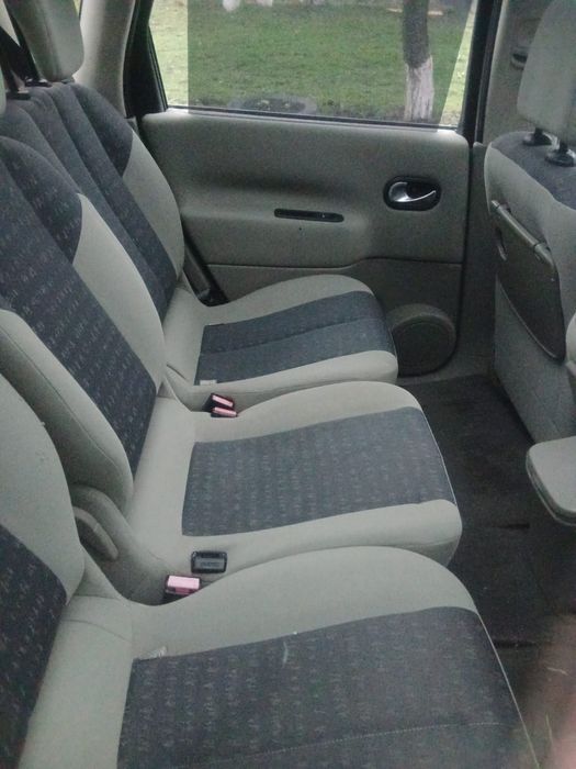 Vând renault megane