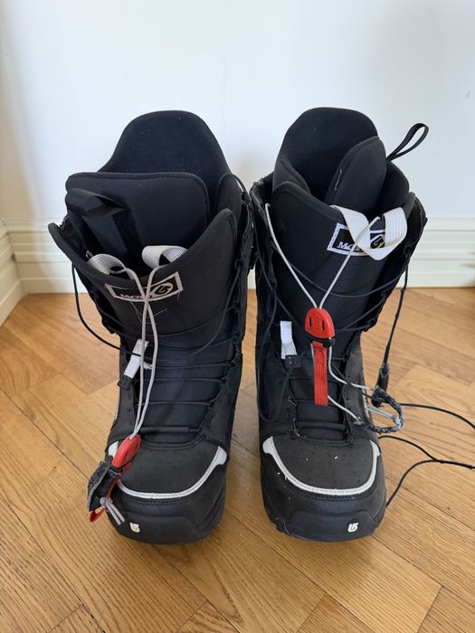 Сноуборд и ботинки для сноуборда Burton