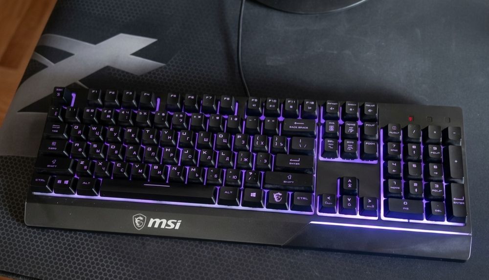 Продам клавиатуру MSI Vigor K30