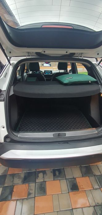 Продается электромобиль Пежо.