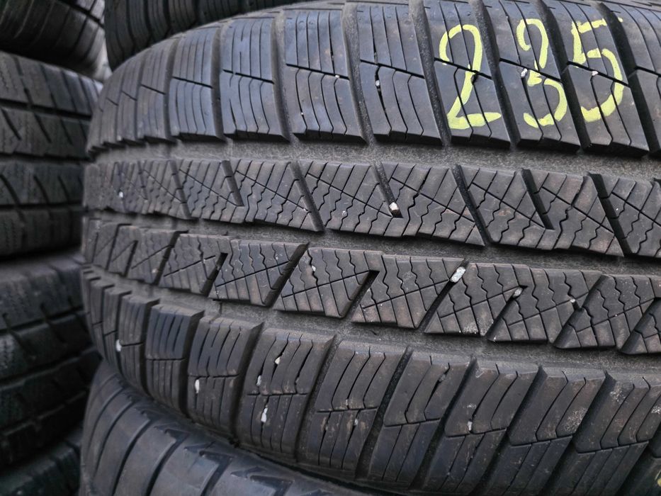 4бр Зимни гуми 235 50 19 - Barum