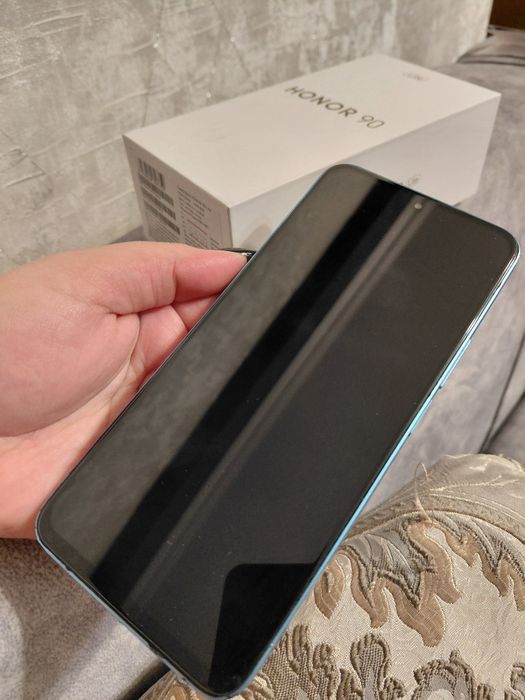 Телефон Honor 90 lite