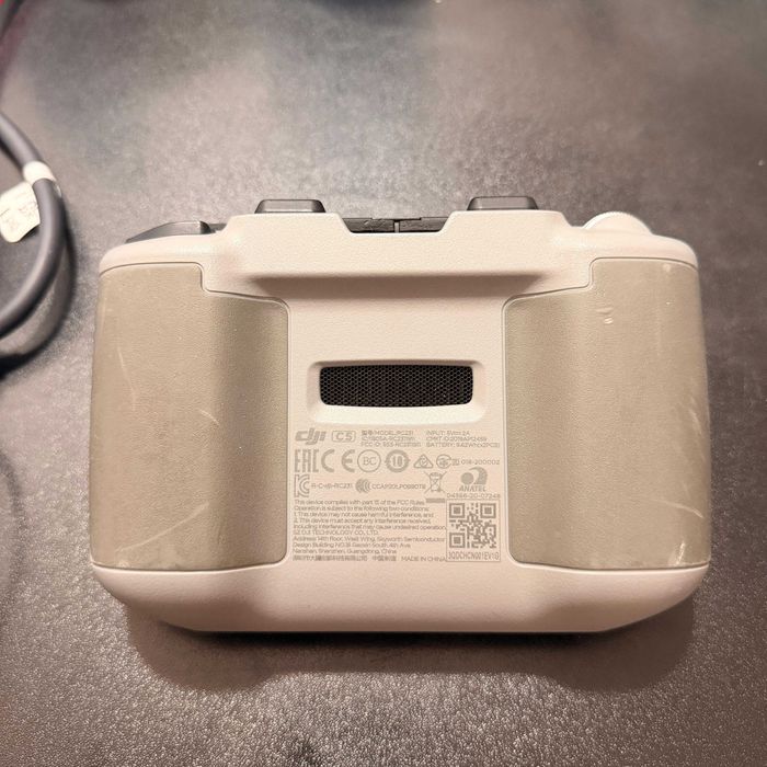 Controller DJI Mini 2 + 3 acumulatori + modul de încărcare