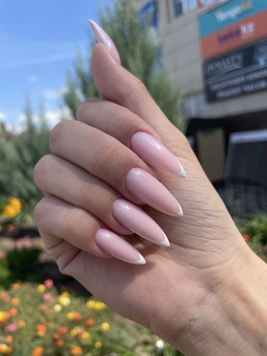 Маникюр и педикюр