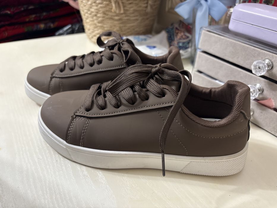 Кроссовки женский 36 размер