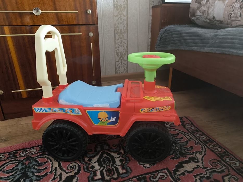 Детская машинка.