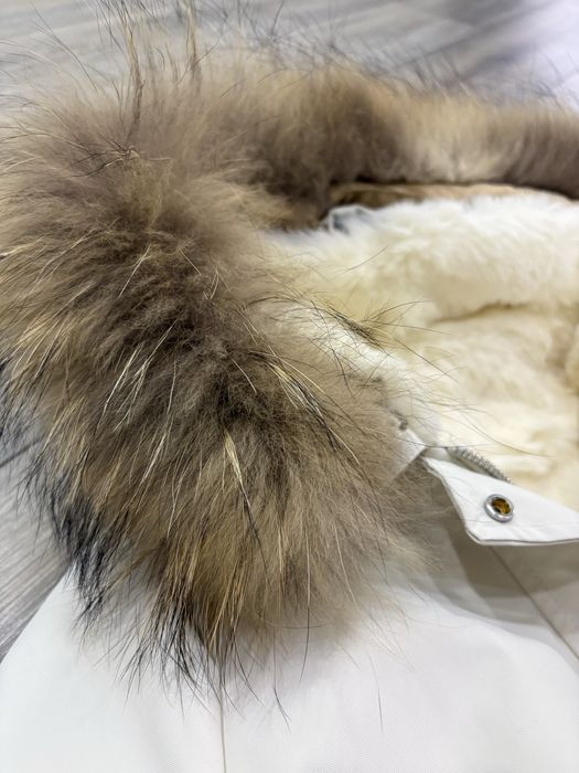 Продам парку женскую