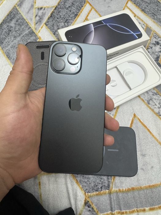 Apple iPhone 16 Pro Max