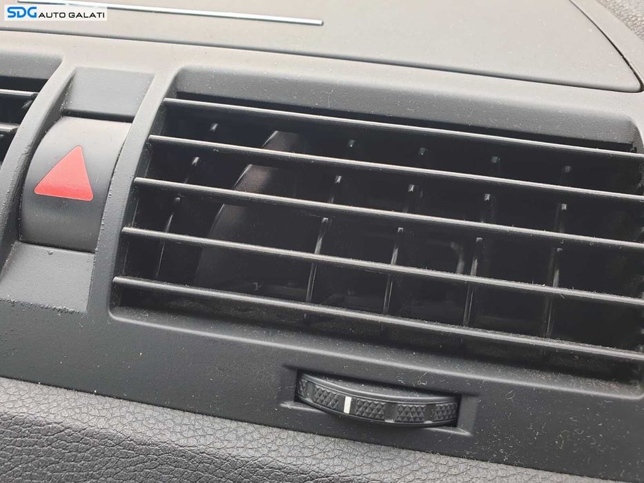 Gura Grila Aer Aerisire Ventilatie Bord Centrala Skoda Octavia 2 2004 - 2013 [C4109]