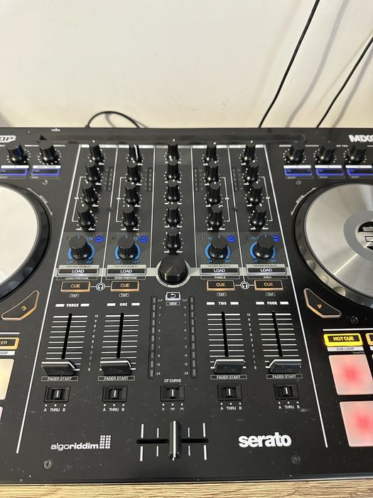 Reloop Mixon 4 - Consola DJ Serato 4 canale, ca noua !