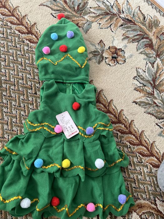 Продам платья елки