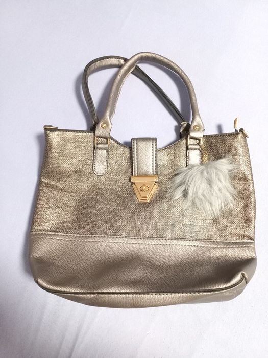 Дамски чанти и раници