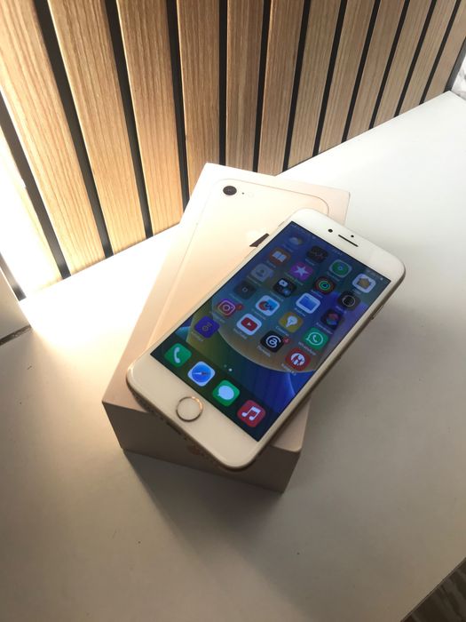 iPhone 8  * 64 GB * Хабарласыңыздар