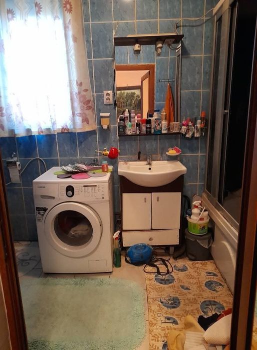 Vând apartament mare are 62 mp