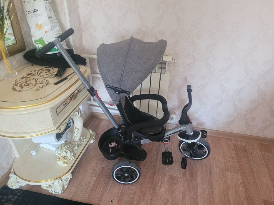 Продаём вело коляску барс