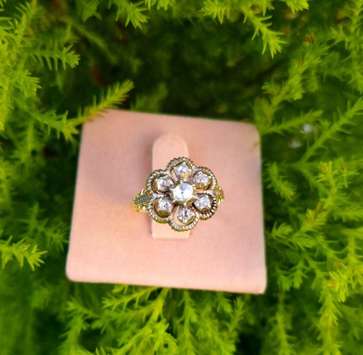 Inel foarte vechi din aur de 14K si diamante naturale
