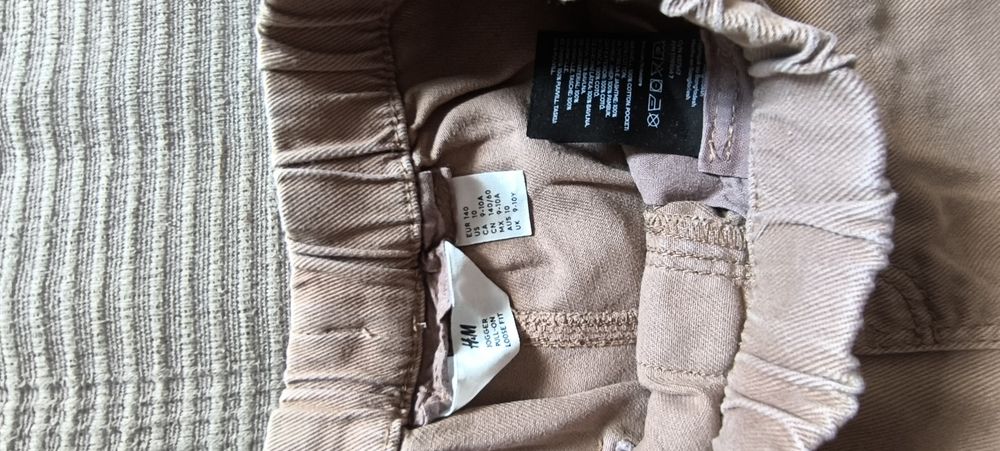 Pantaloni baieti 9-10 ani