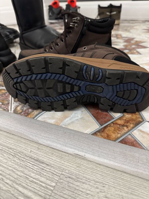 Зимние ботинки.