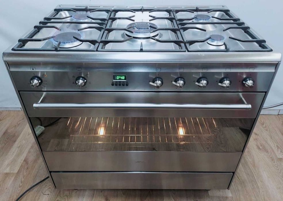 Продам газовую плиту bosch