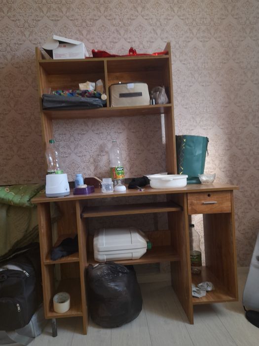 Продам компьютерный стол