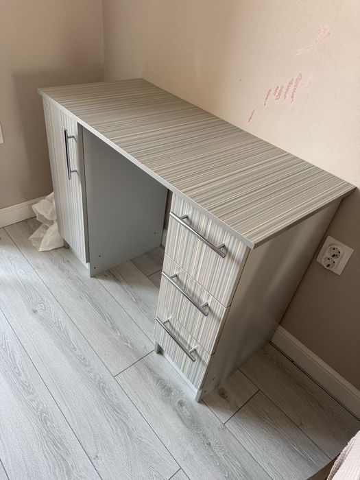 Продается туалетный столик + зеркало