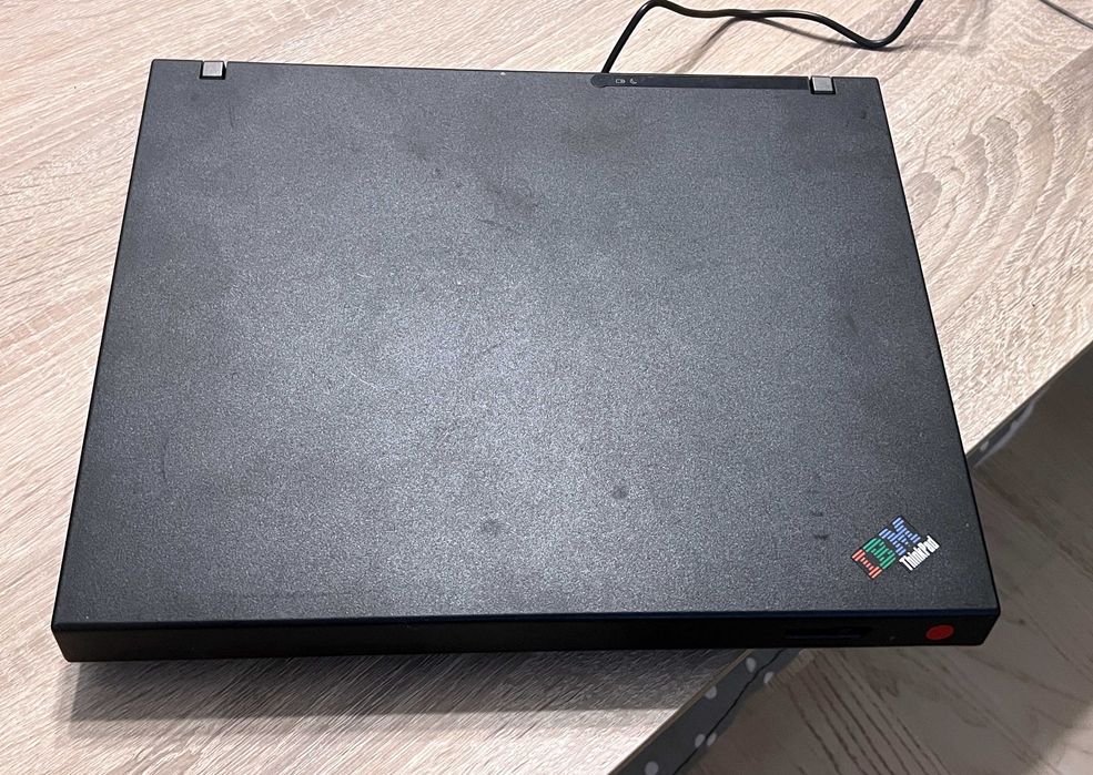 Laptop IBM ThinkPad R51 Pentium M retro paralel jocuri vechi XP