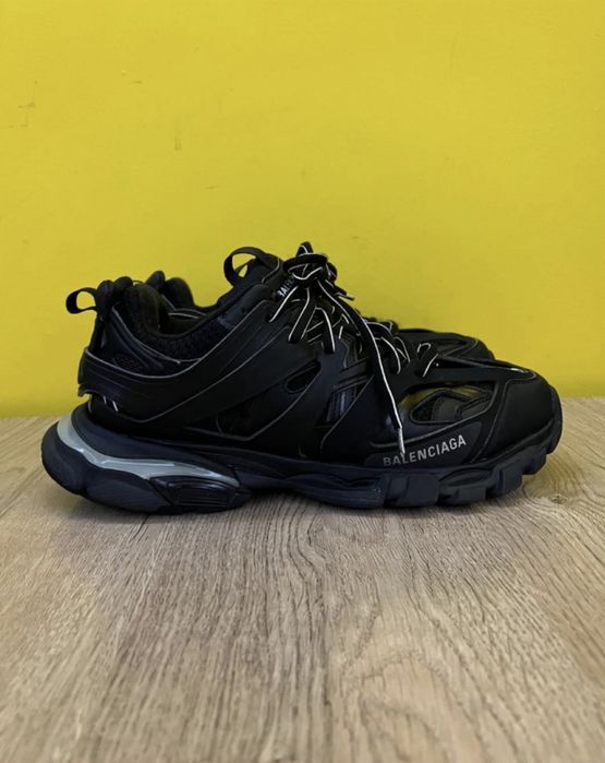 Balenciaga track led