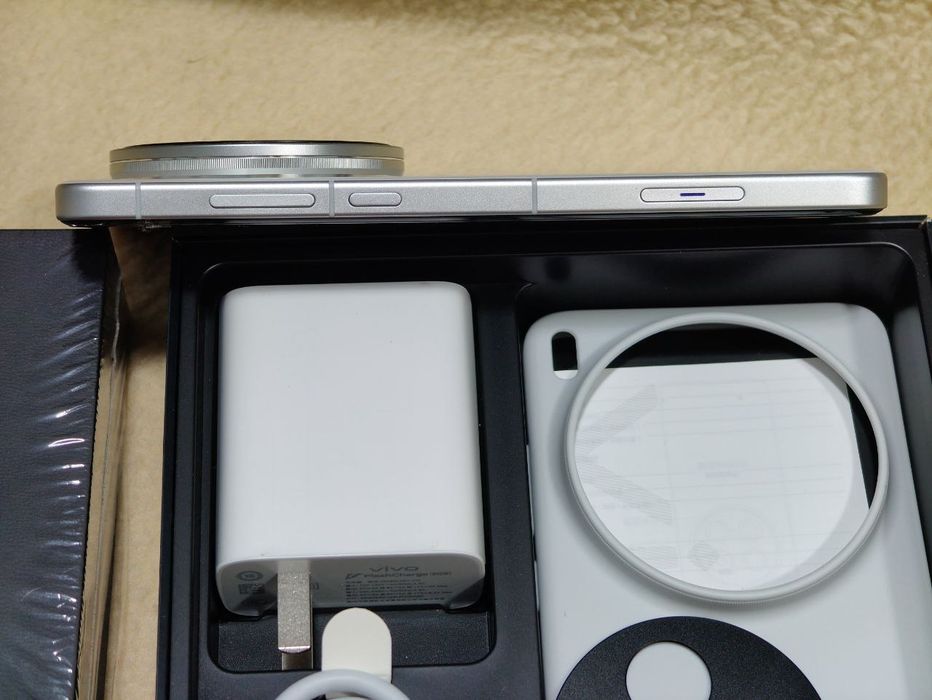 Как новый : Vivo X200 Ultra