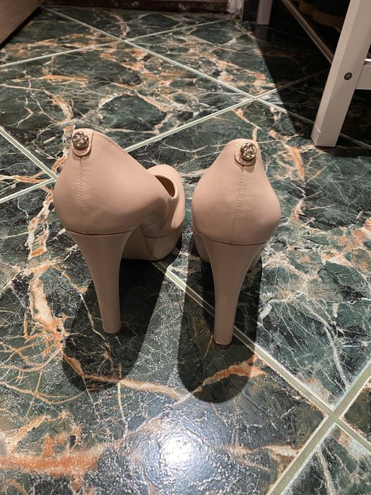 Дамски обувки Guess