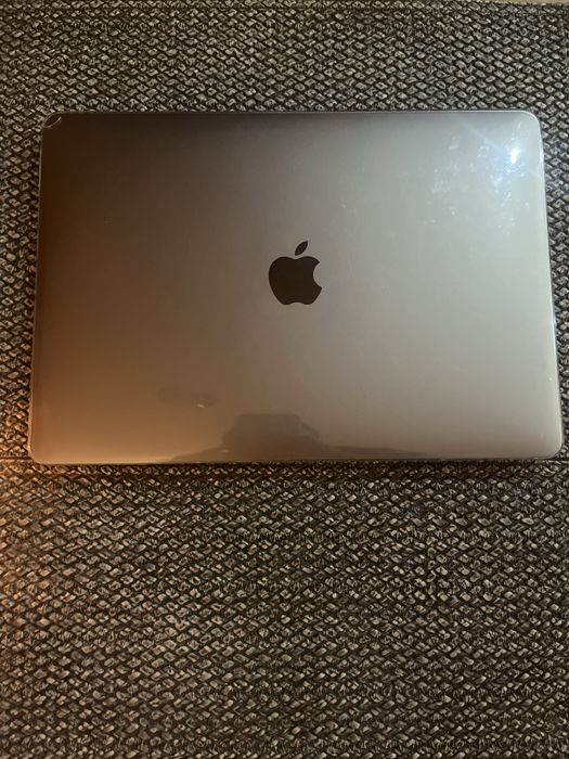 Macbook Pro 13' 2020 w/ touchbar , 16 GB, 512 GB SSD, Retina