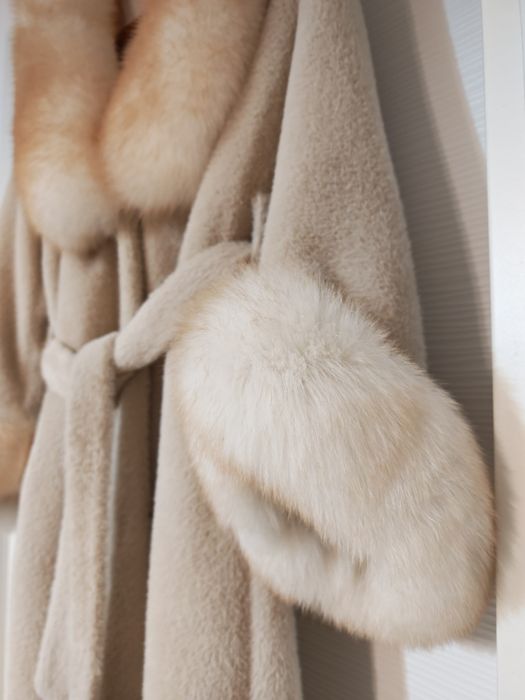 Palton dama/cașmir/blana de vulpe polara