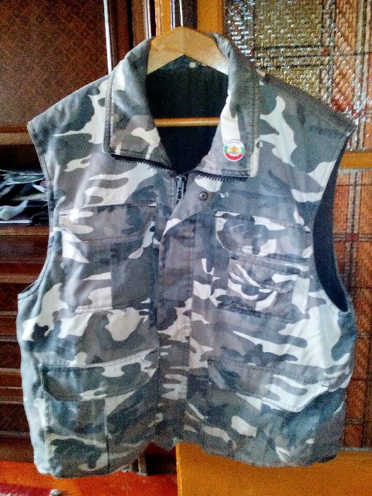 Продажам мъжки спортни суичъри,елеци