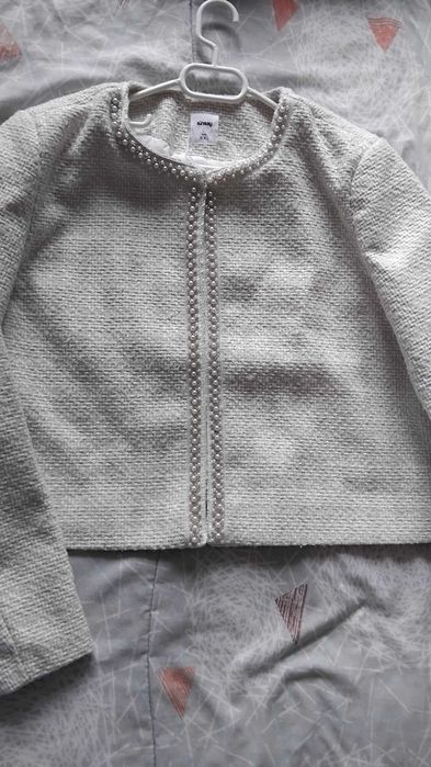 Бяло сако букле с перли