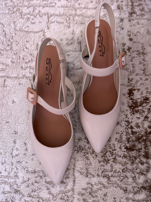 Женские туфли Gotti.