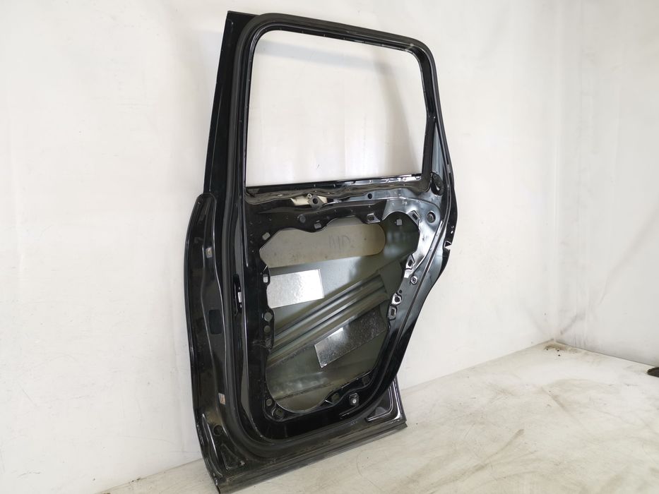 Порше Каен / Porsche Cayenne Оригинална задна дясна врата в добро съст