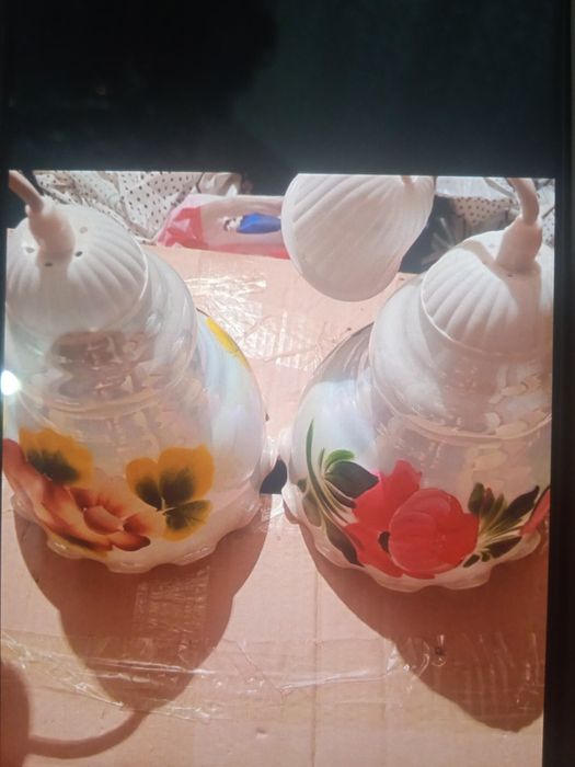 Продам люстры разные