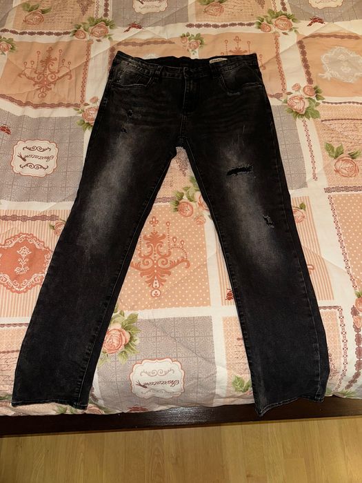 Черни дънки.     .