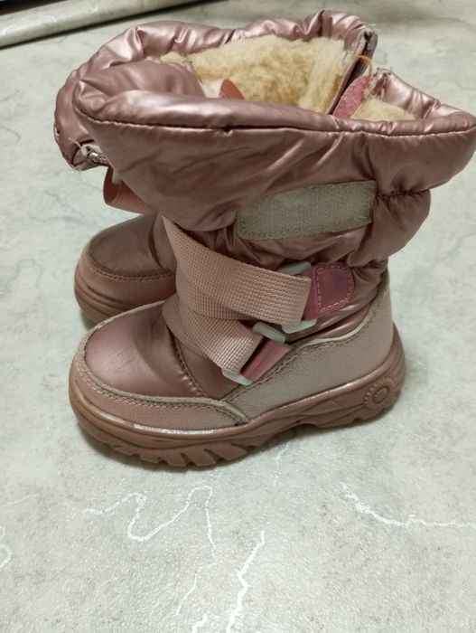 продаю детскую обувь