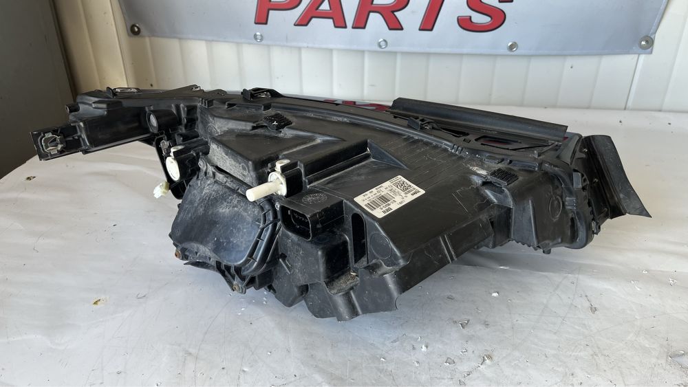 Ляв фар BMW I3 (2019-2022)