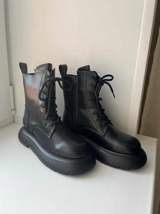 Продам ботинки бежевые