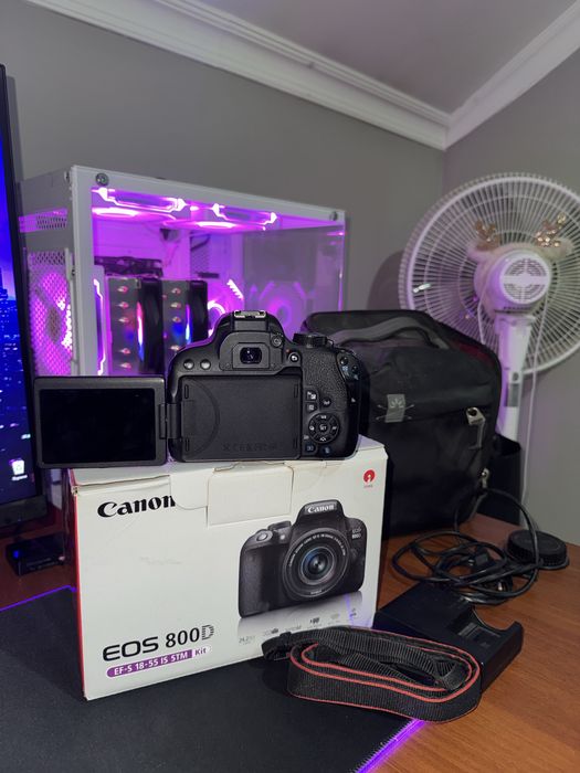 фотокамера Canon EOS 800d