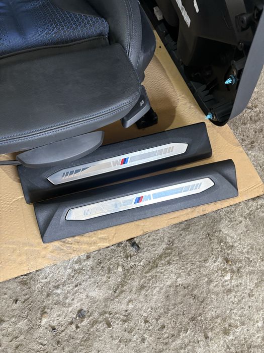 Салон BMW F40 M.