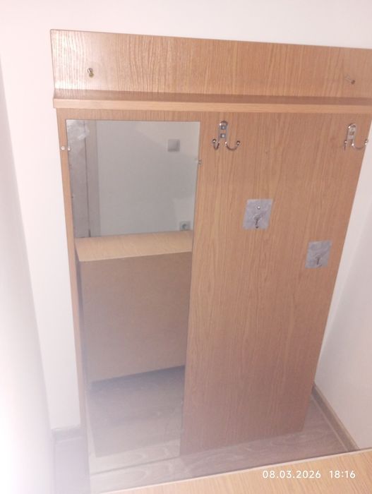 Прихожая с зеркалом