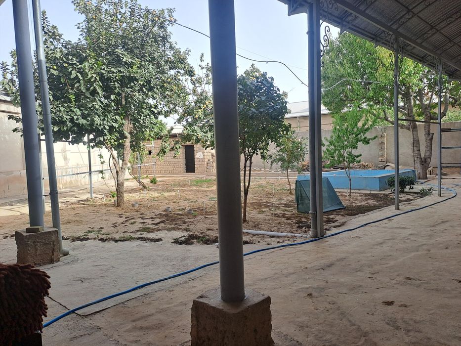 elitniy mahallada yer sotiladi